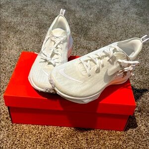 NWT!! Men’s Size 12 Nike Invincible!